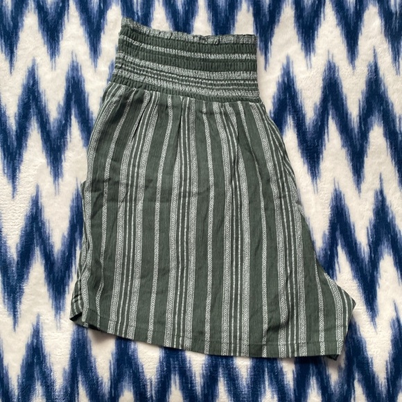 Kingston Grey - Green Striped Boho Shorts - Picture 3 of 3